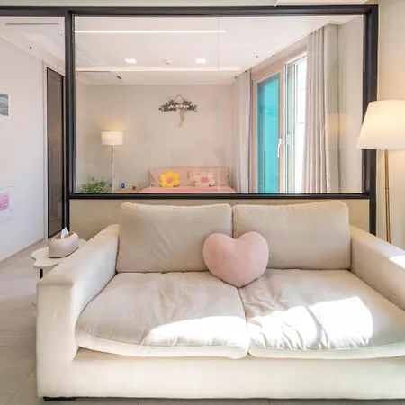 L'Eau House Apartment